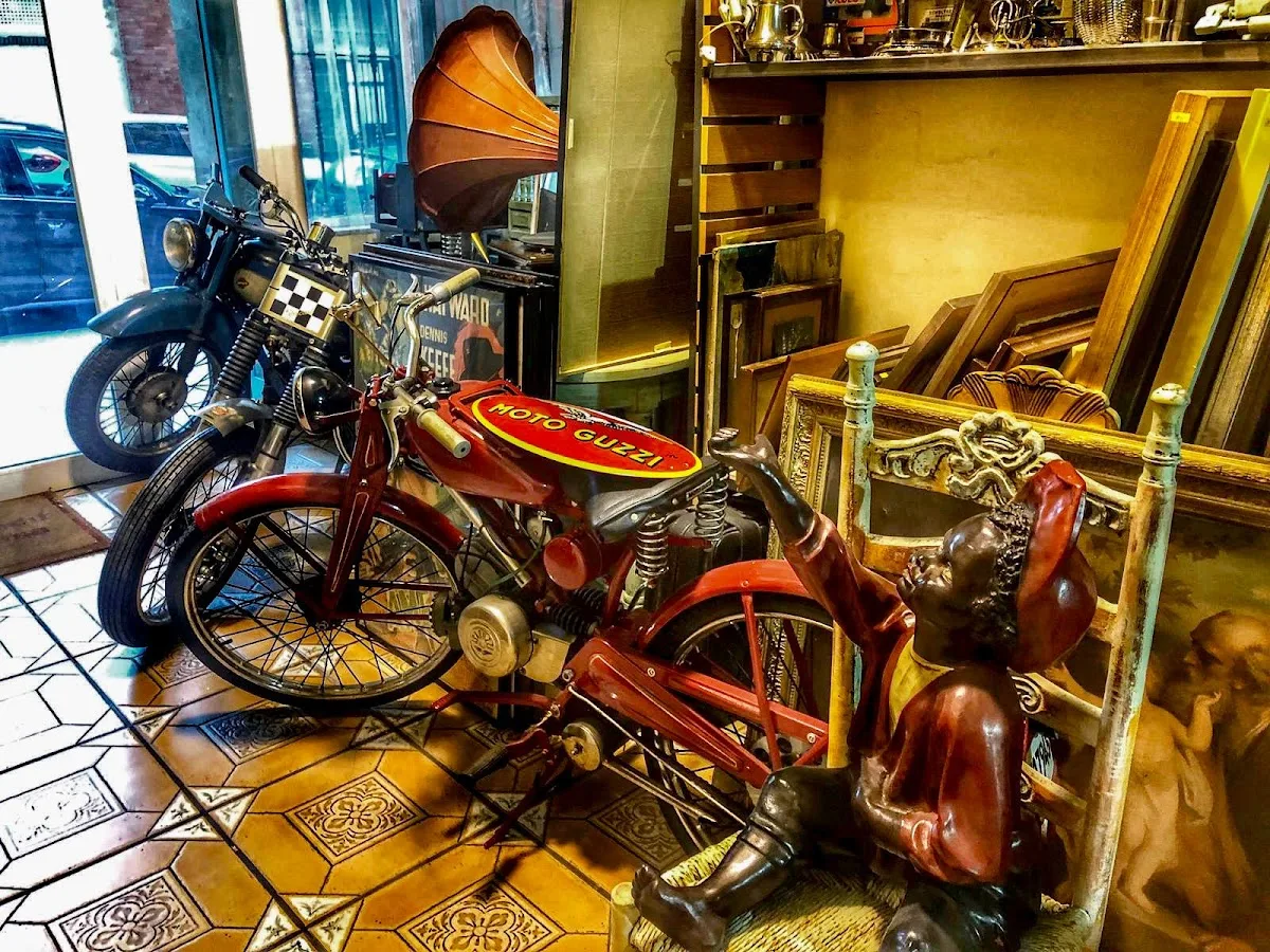 Antic Deco