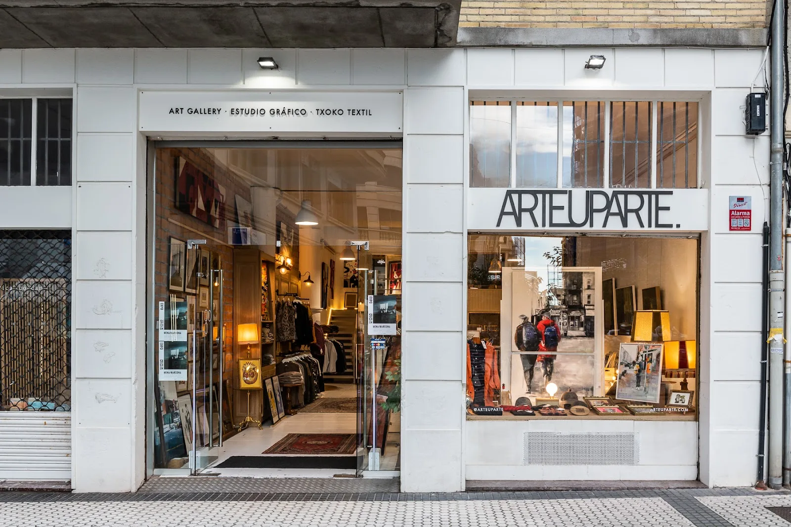 ARTEUPARTE GALLERY - Fotografía 3