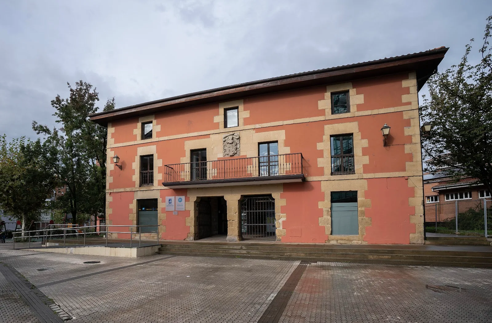 Casares-Tomasene Kultur Etxea (Altza) / casa de cultura