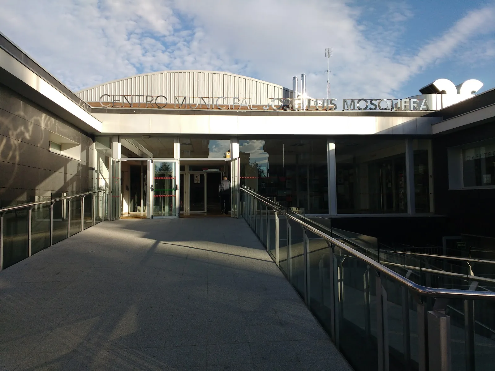 Centro Cívico Integrado José Luis Mosquera - Fotografía 1