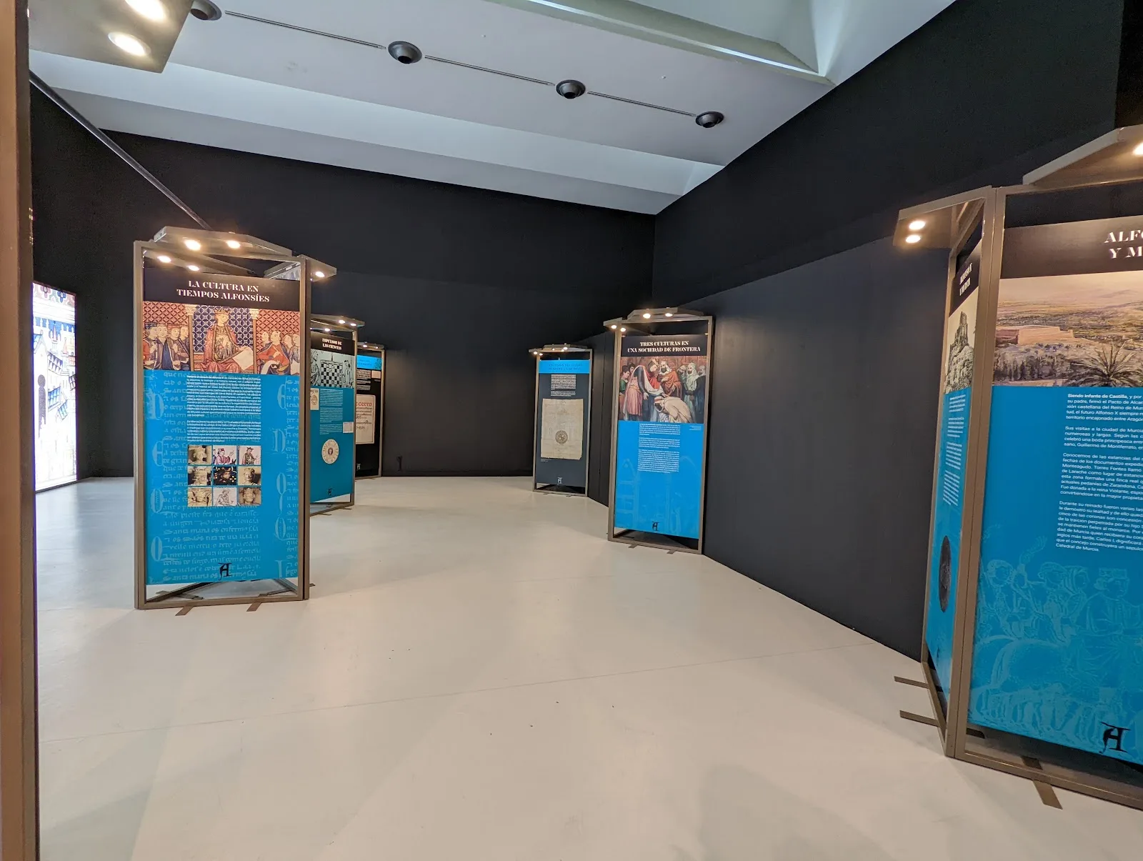 Centro Cultural Puertas de Castilla - Fotografía 4