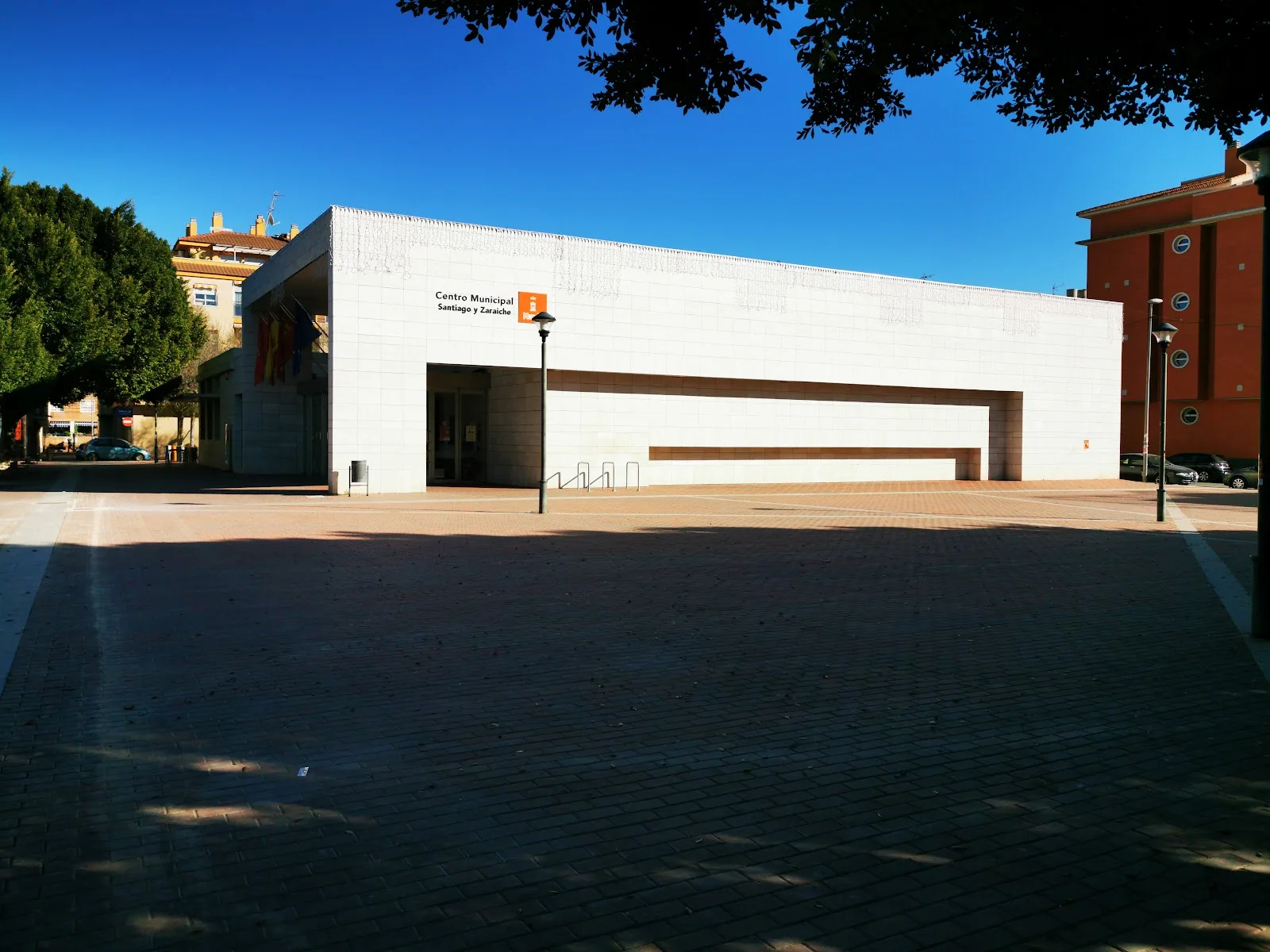 Centro Municipal Santiago y Zaraiche - Fotografía 2