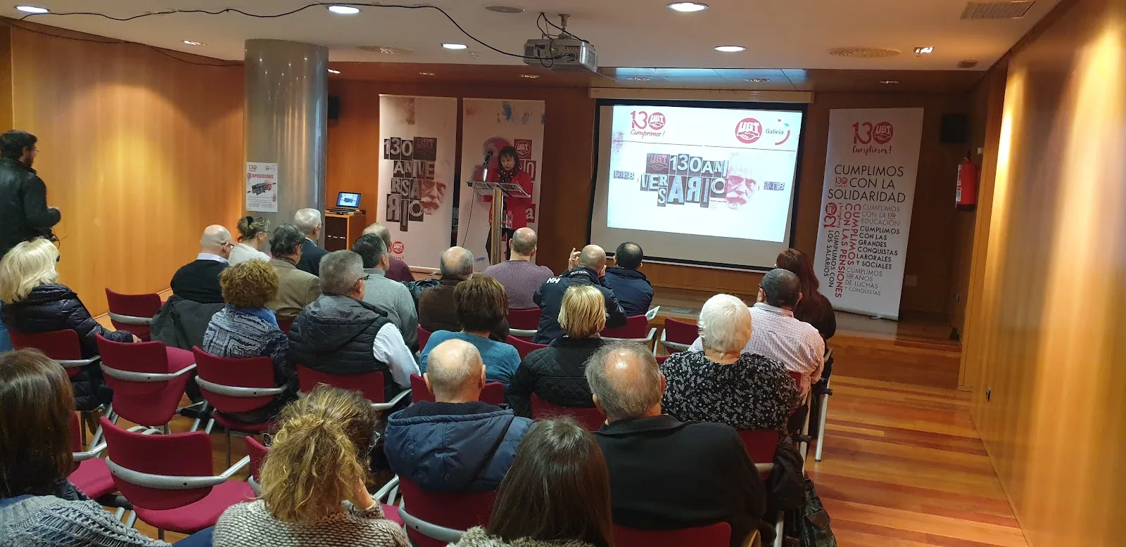 Centro Sociocultural e Xuvenil O Ensanche (Santiago de Compostela) - Fotografía 1