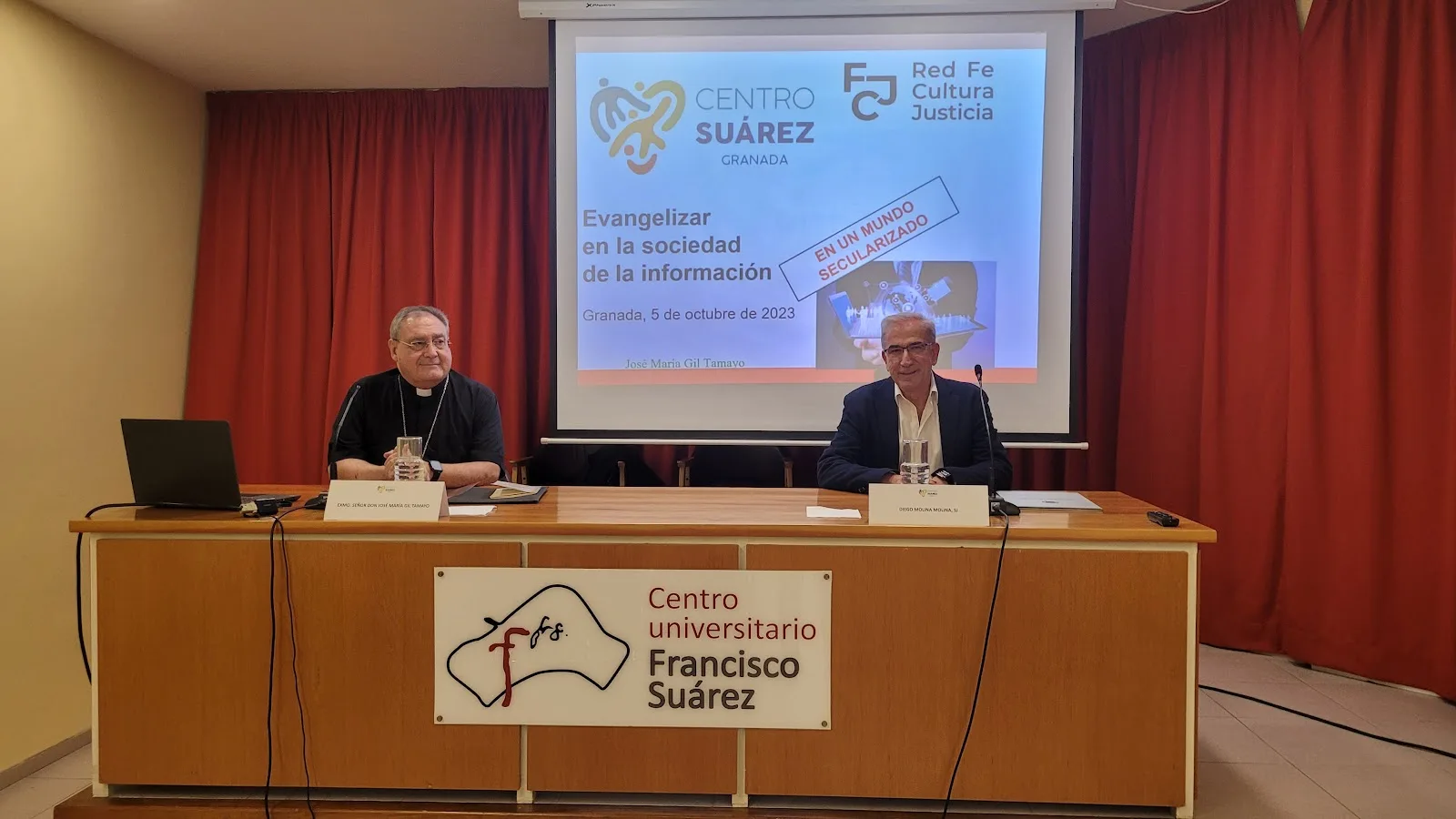 Centro Suárez de Granada - Fotografía 3