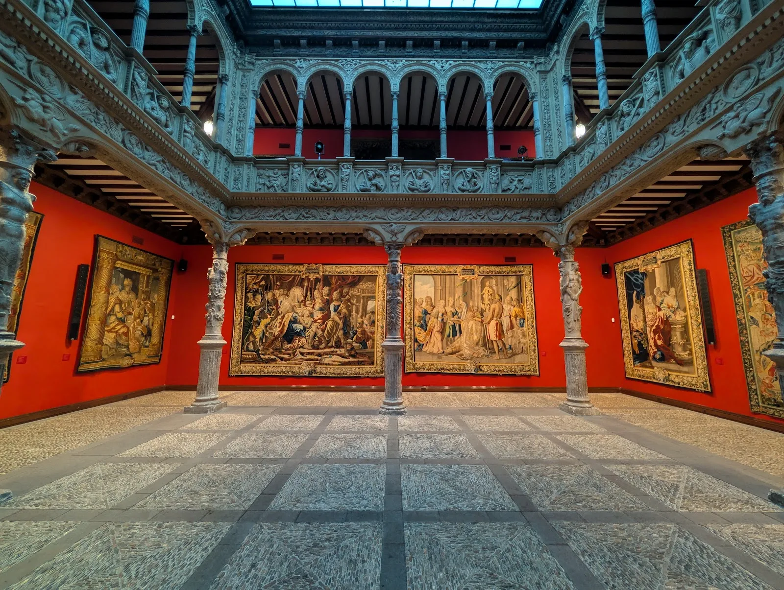 Fundación Ibercaja Patio de la Infanta - Fotografía 1