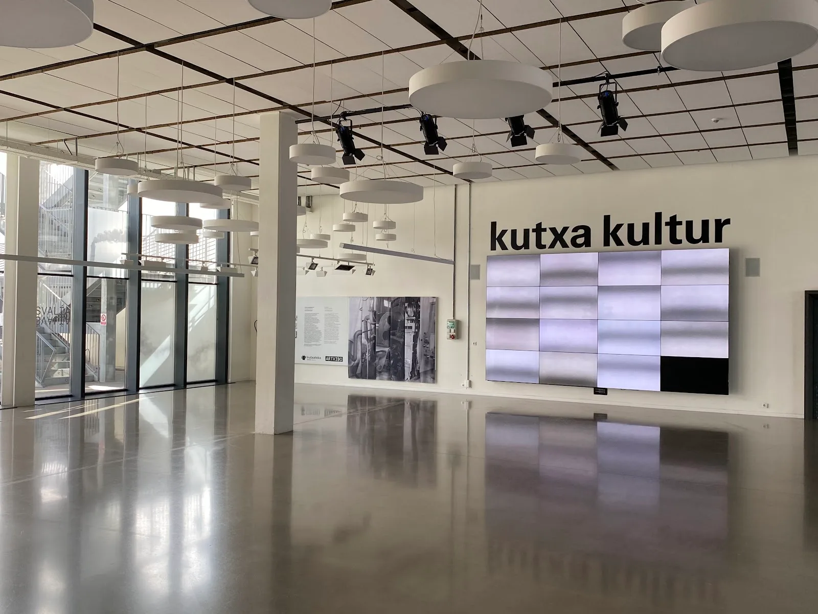 Kutxa Fundazioa Artegunea - Fotografía 3