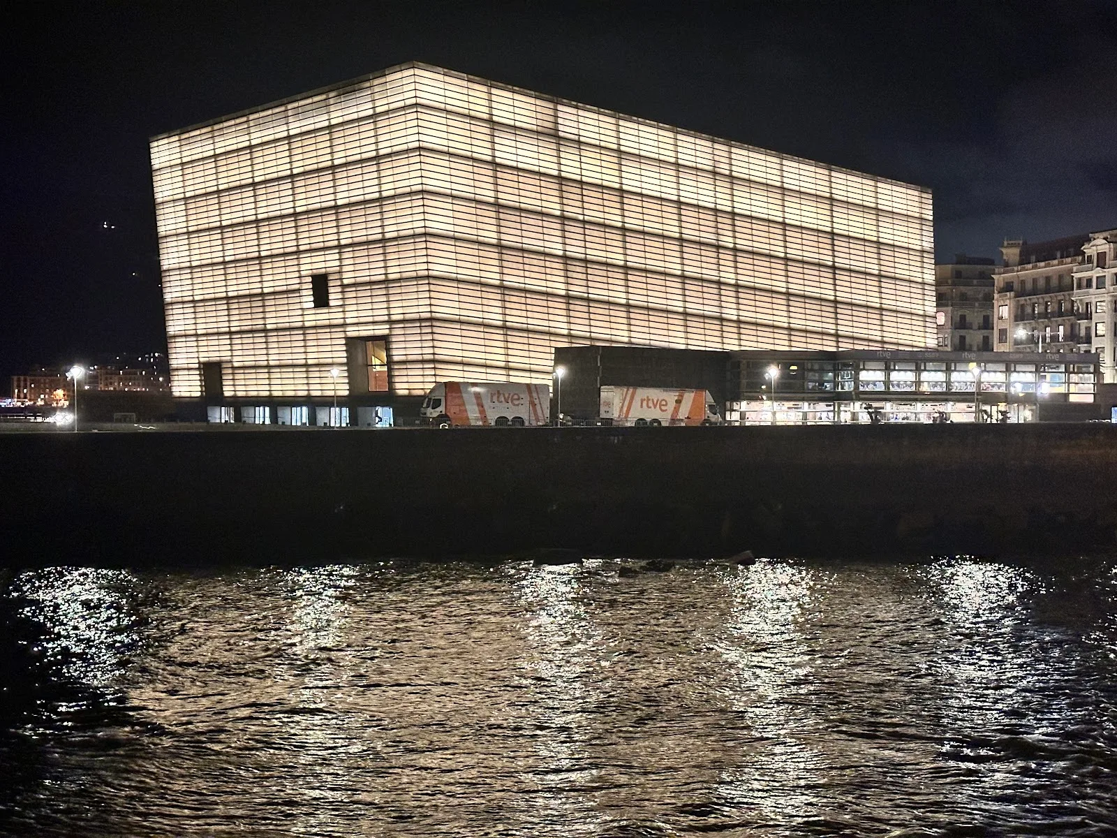 Palacio de Congresos y Auditorio Kursaal - Fotografía 3