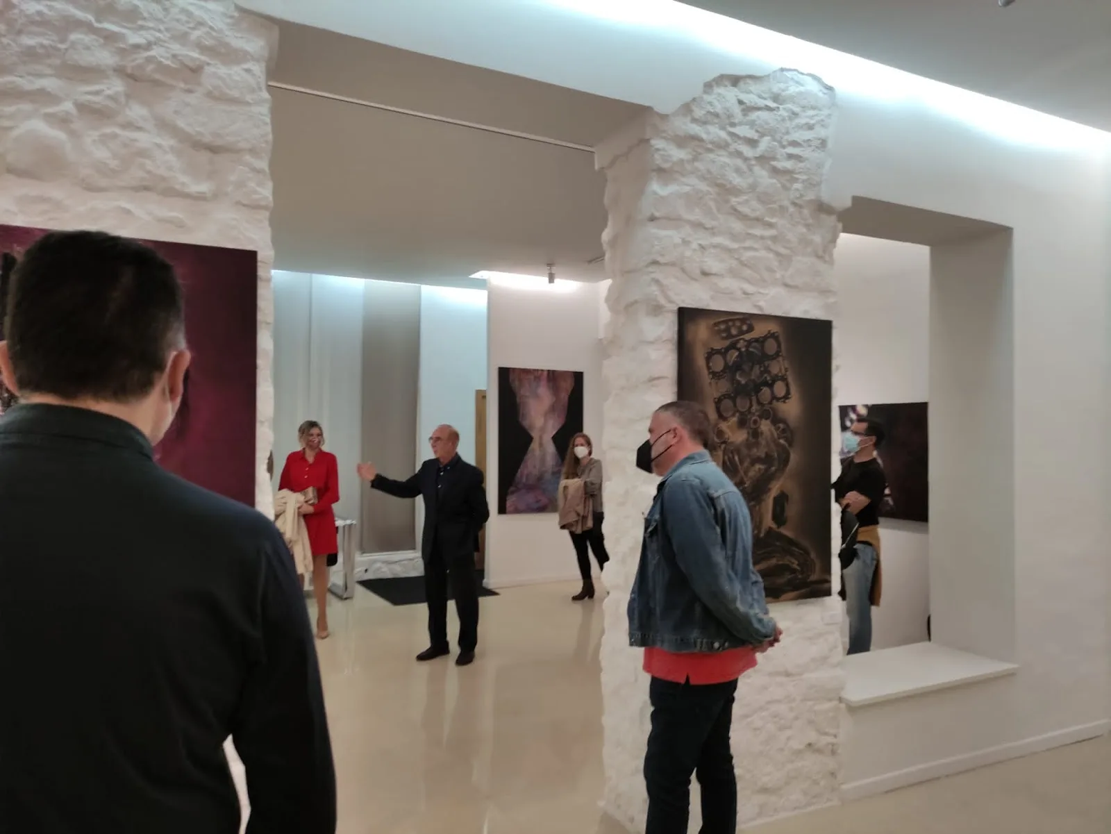 Sala de Exposiciones - Showroom - Alquiler aula polivalente - Cosmo Arte Siglo XXV