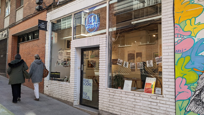 Le Mur Photo Gallery and Book Store