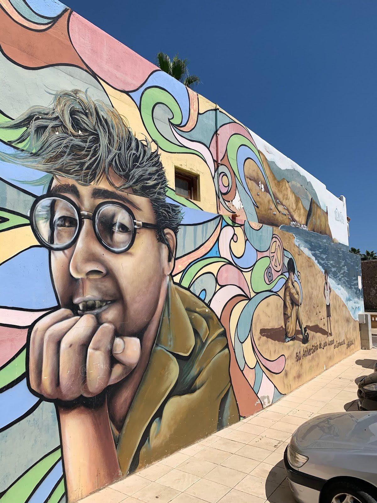 Mural artístico dedicado a John Lennon