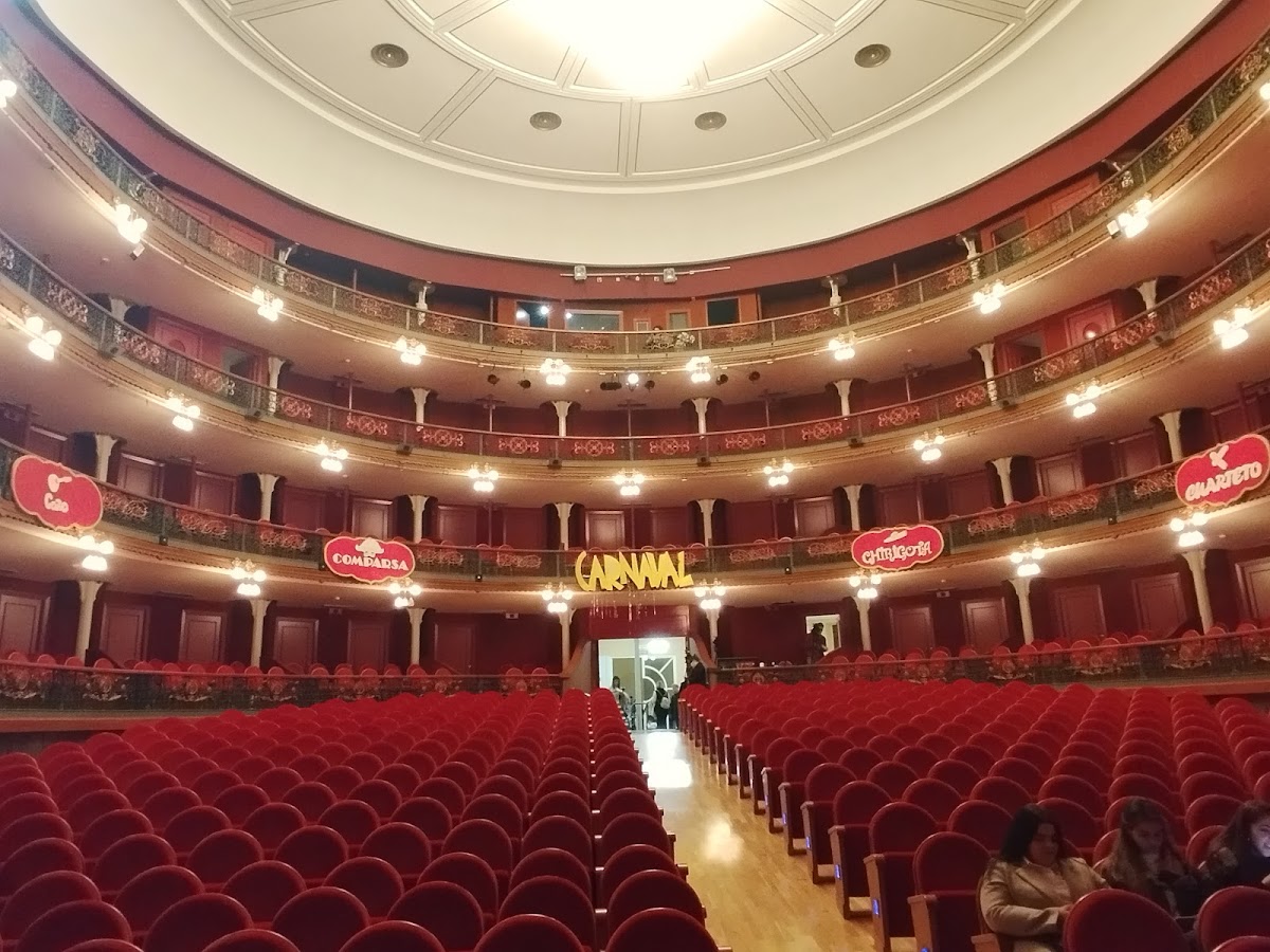 Teatro-Circo La Plaza